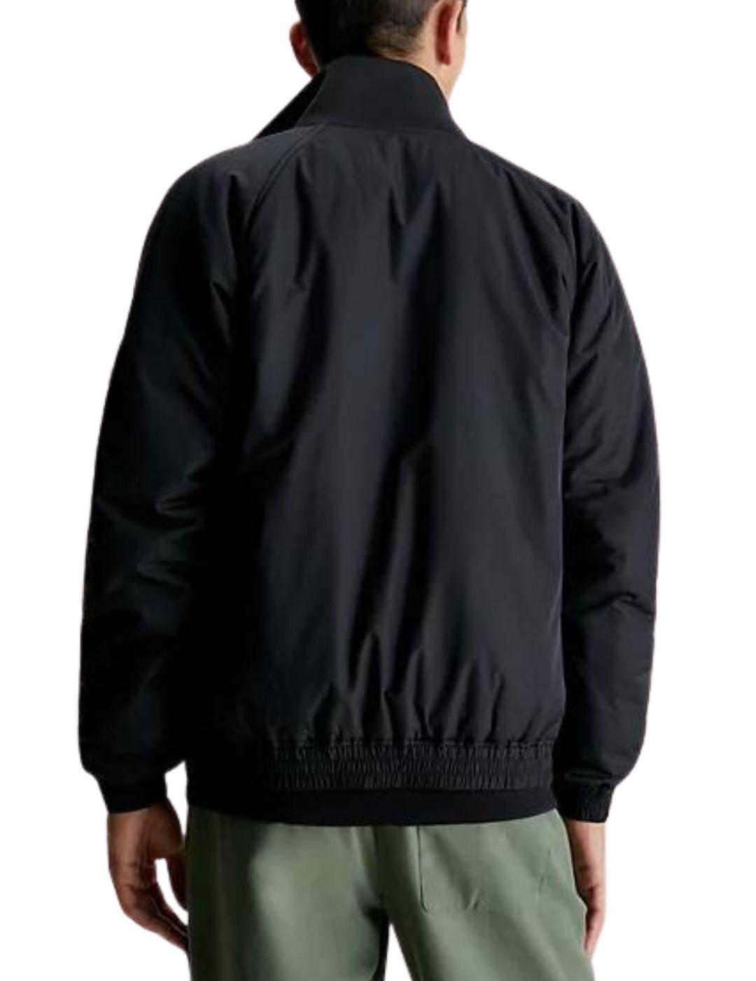 Cazadora Calvin Klein bomber de poliester reciclado