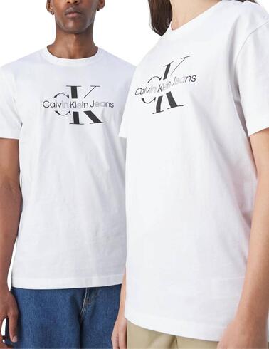 Camiseta Calvin Klein slim fit de algodón con monograma
