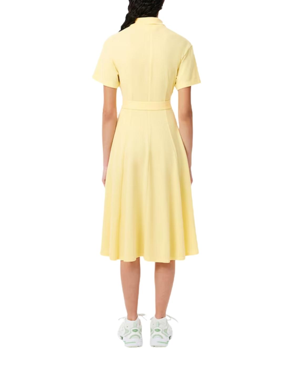 Vestido Lacoste de piqué con vuelo y cinturón de mujer