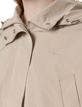 Chaqueta Calvin Klein de mujer holgada con capucha de nailon