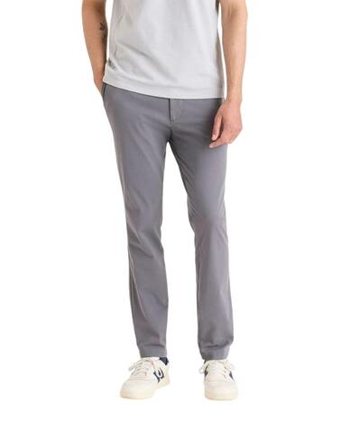 Pantalón Dockers go active flex chino skinny gris