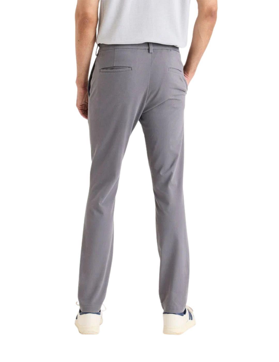 Pantalón Dockers go active flex chino skinny gris