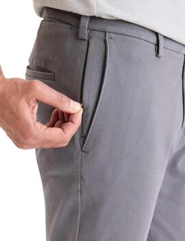 Pantalón Dockers go active flex chino skinny gris