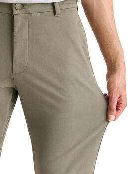 Pantalón Dockers Go Activeflex Chino, Slim Fit para hombre