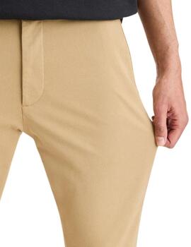 Pantalón Dockers Go ActiveFlex Chino Slim Fit de hombre