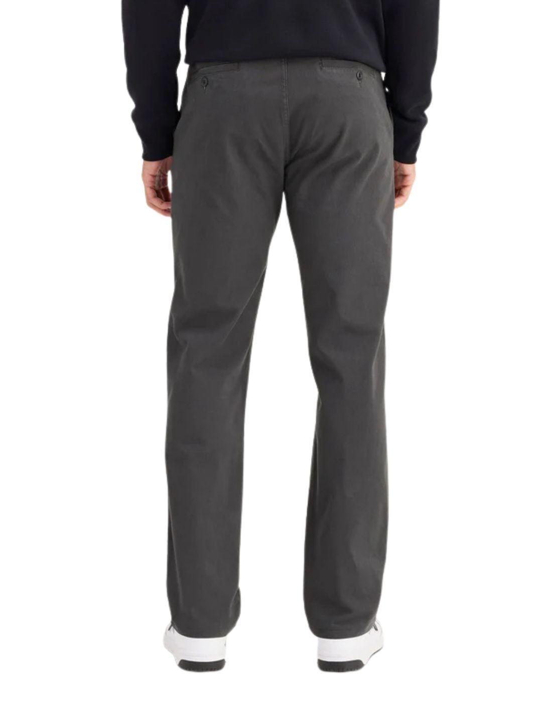Dockers pantalón Ultimate Chino Slim gris