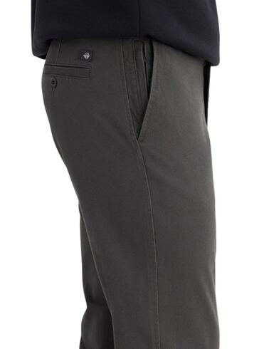 Dockers pantalón Ultimate Chino Slim gris