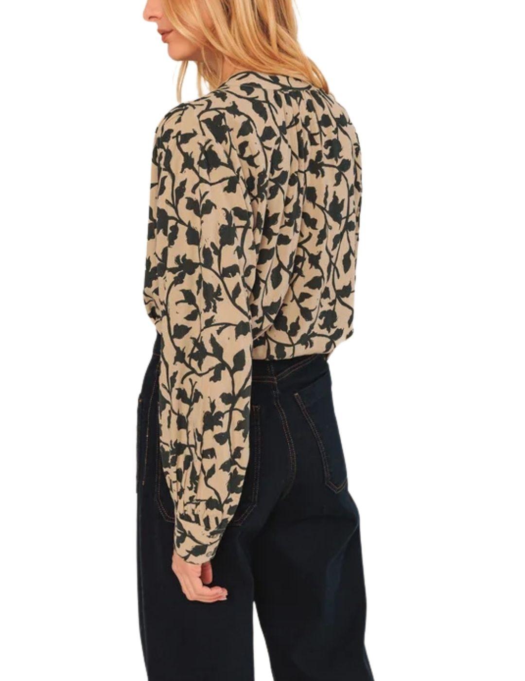 Camisa Indi & Cold blusa cuello mao con estampado floral