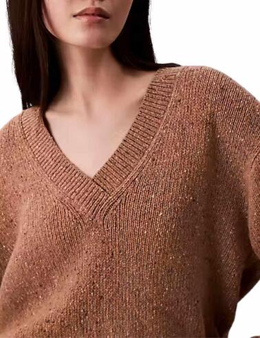 Jersey Calvin Klein de lana con cuello pico camel para mujer