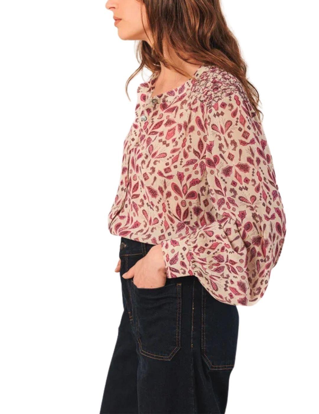 Camisa Indi & Cold con detalle smokk en viscosa con estampad