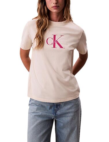 Camiseta Calvin Klein con monograma estampado en el pecho