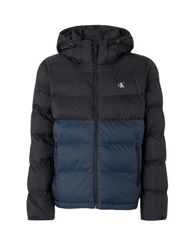 Chaqueta Calvin Klein de plumas con capucha bicolor