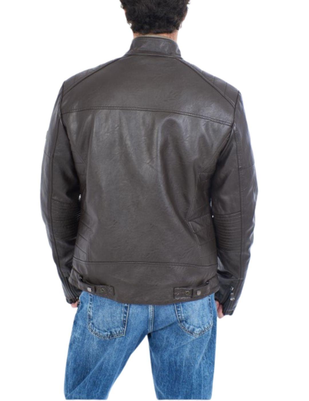 Chaqeuta Yes-Zee de ecopiel de hombre en marrón