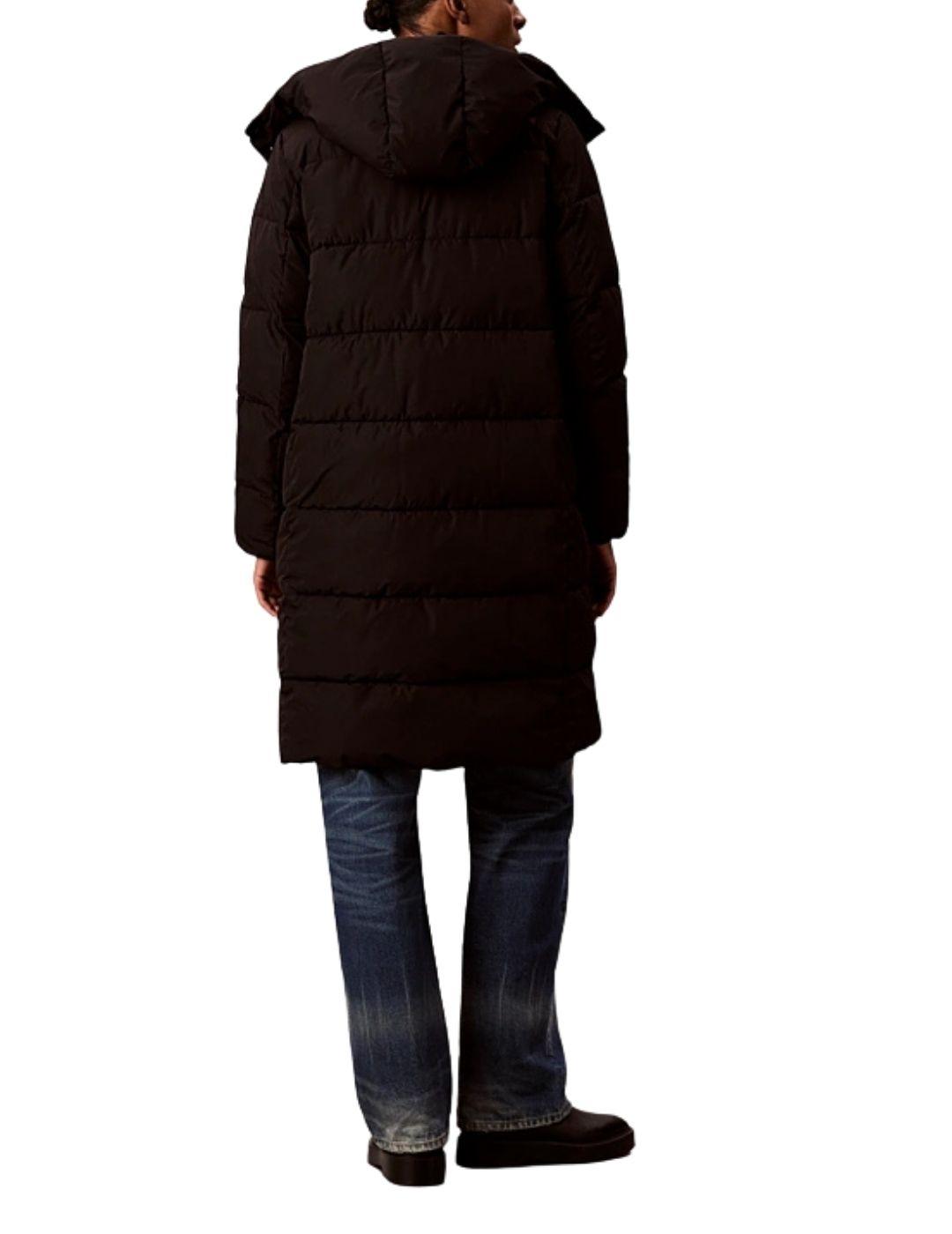 Abrigo largo Calvin Klein acolchado para mujer en negro
