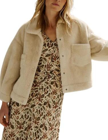 Abrigo boxy Indi & Cold corto de pelo en beige de mujer