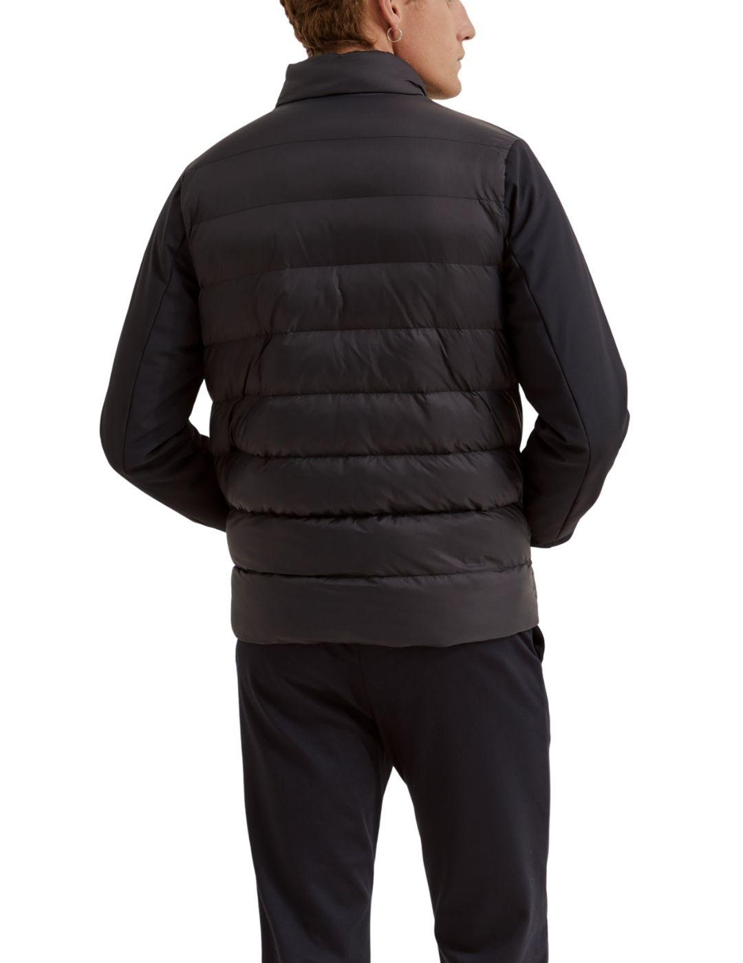 Chaqueta acolchada Lion of Porches combinada con cuello alto