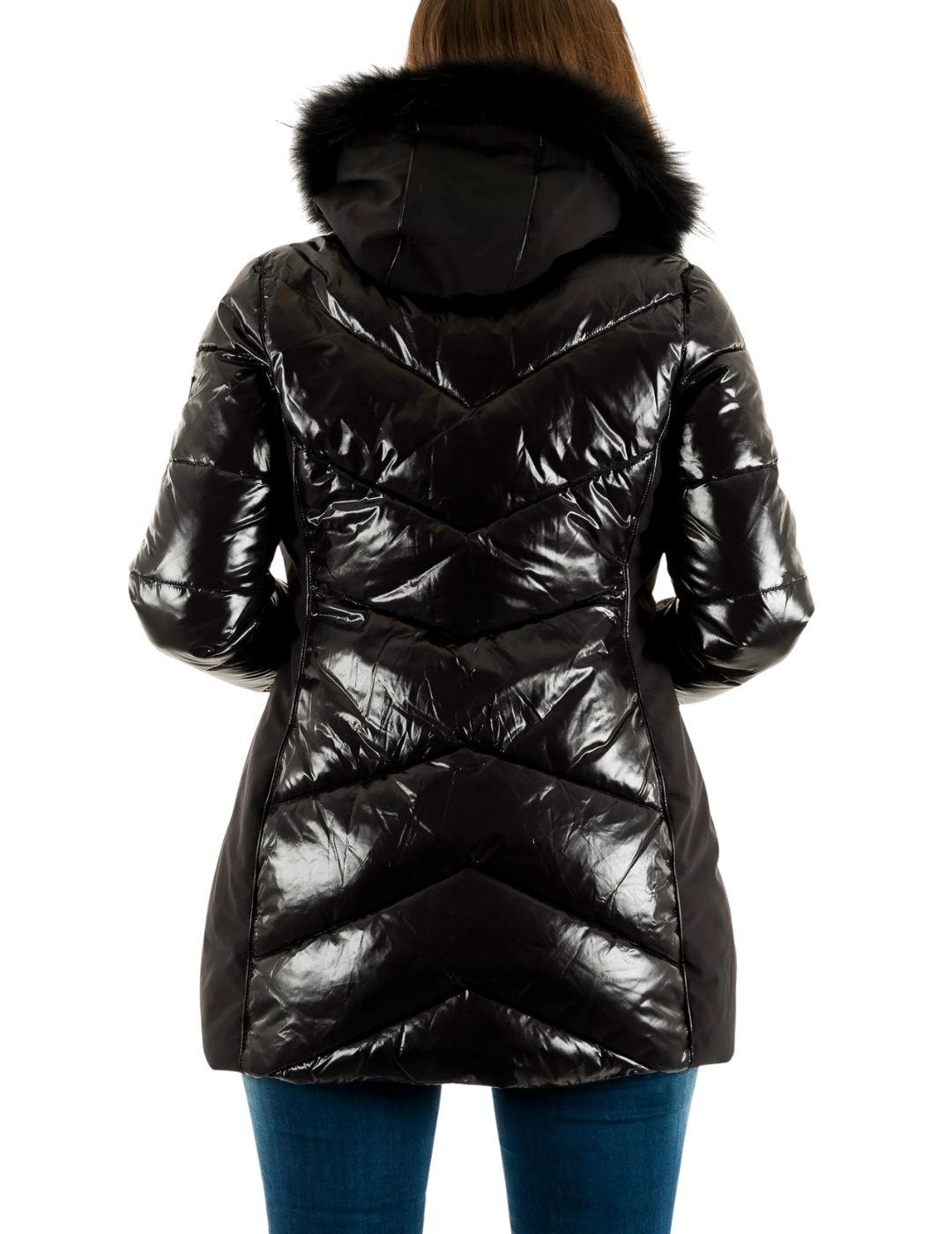 Abrigo Yes-Zee con capucha de pelo en negro de mujer