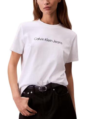 Camiseta Calvin Klein slim fit de mujer en blanco