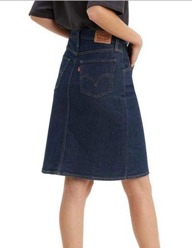 Falda Levis Classic Skirt Mid Rise Straight A-Line de mujer