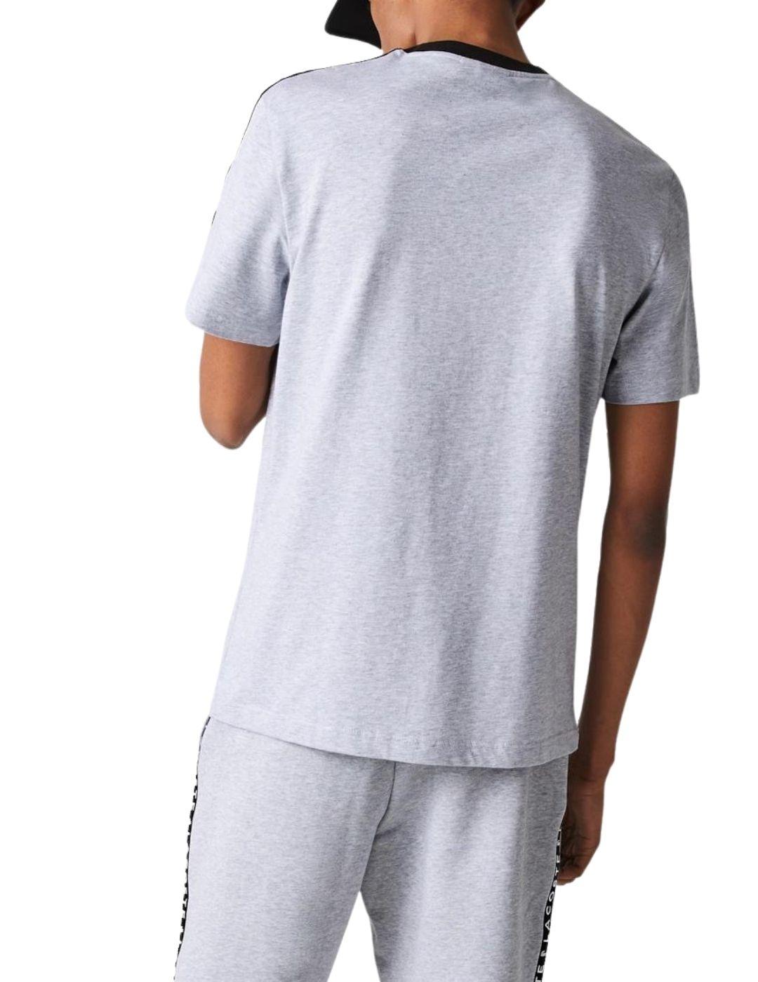 Camiseta Lacoste deportiva con cinta y cuello redonto gris