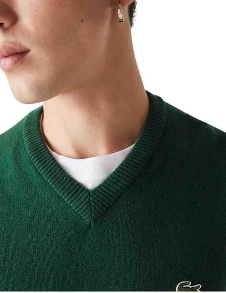 Jersey Lacoste cuello pico en lana para hombre.