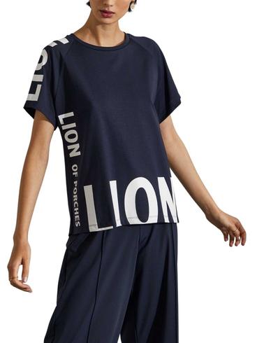 Camiseta Lion of Porches con letras impresas