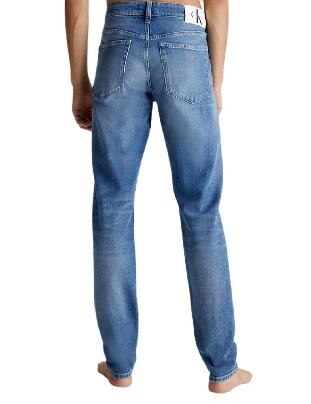 Pantalón vaquero Calvin Klein Slim Taper denim medio